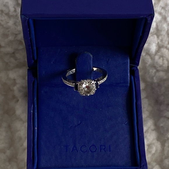 Tacori Dantela Engagement Ring with Sapphires Setting - Picture 5 of 5